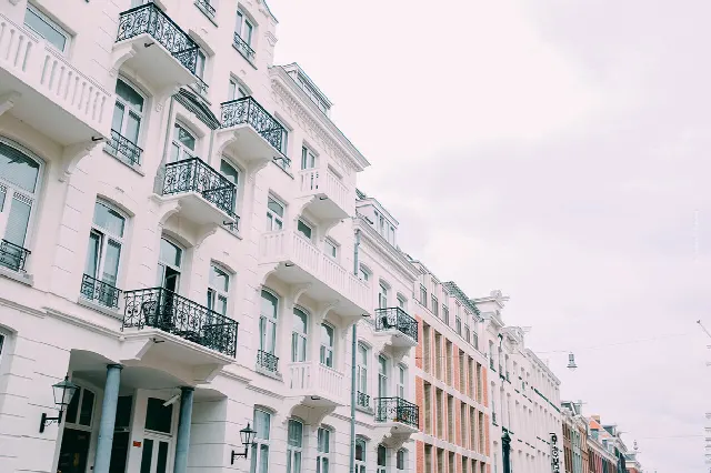 Vender un piso en Fráncfort: Conceptos básicos, procedimiento, impuestos – Guía