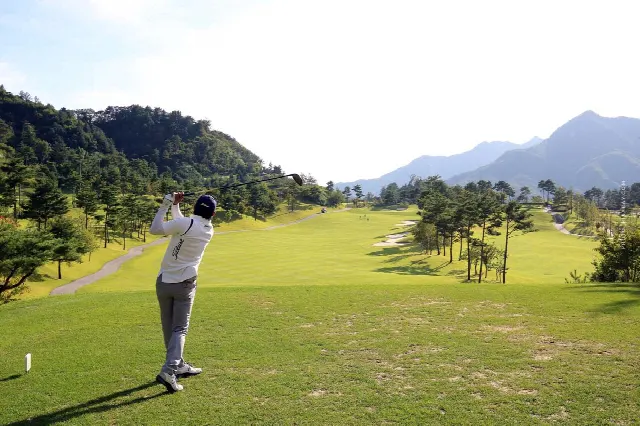 Campo de golf Ibiza: Recomendación de los mejores campos de golf de la isla (+ consejos inmobiliarios)