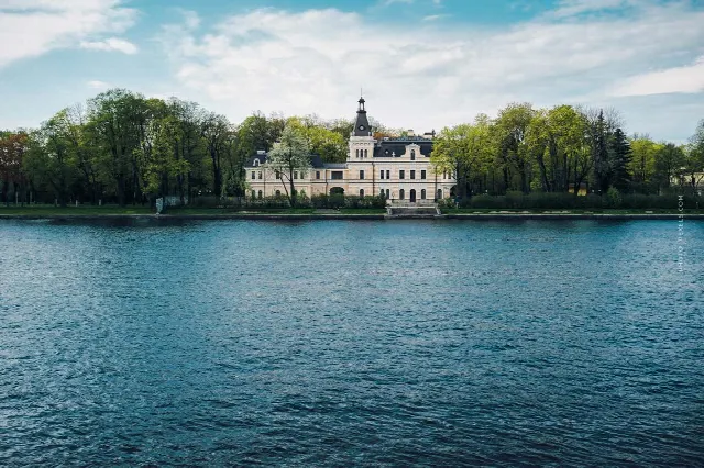 10% comisión tipster Berlín: 10,5 millones villa sur/oeste – compradores para esta y otras villas