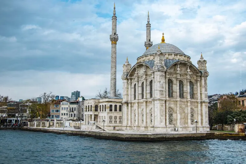 Estambul se convierte en una isla: el transporte marítimo, el Bósforo, la historia y el futuro – Video Docu