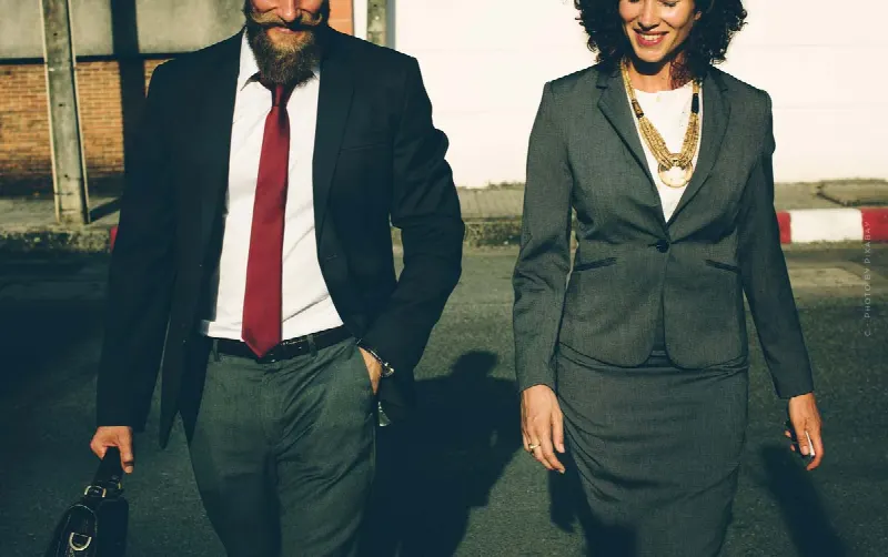 Two-Person GmbH – Emergence, Equality & Safeguarding