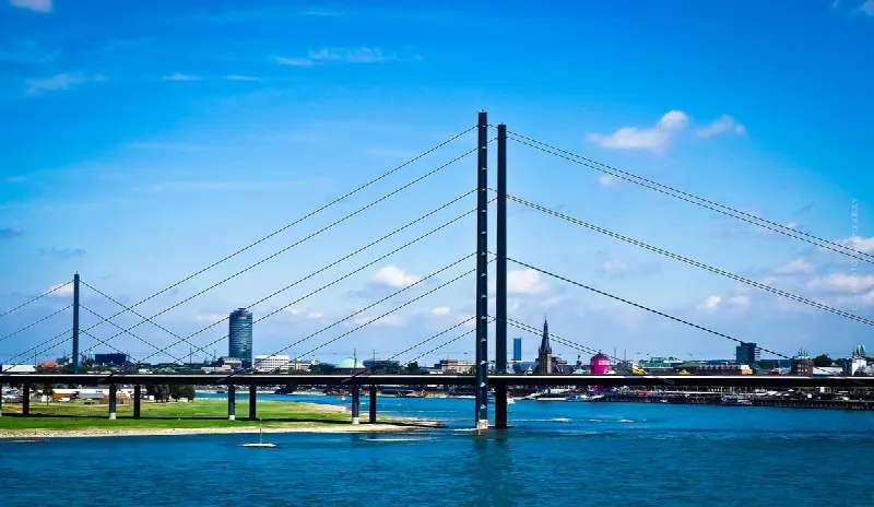 Vivir en Oberkassel (Düsseldorf): Villa, piso y casa plurifamiliar como inversión de capital – ver, precios del metro cuadrado, consejos & co.