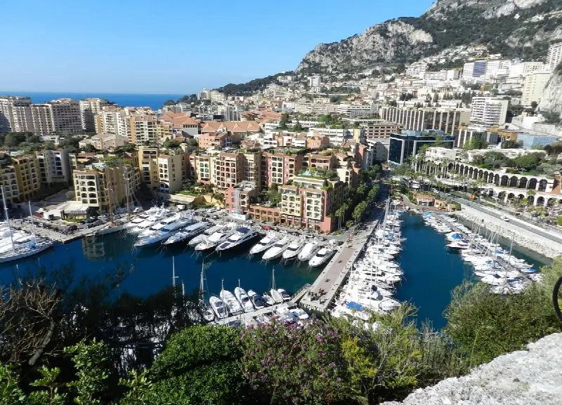 Edificio residencial en Mónaco por 68 millones de euros: Centro de la ciudad, 10 plantas en 1.380 m² – Fuera de mercado