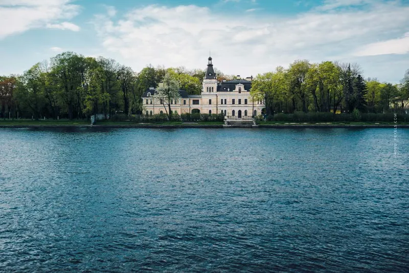 10% comisión tipster Berlín: 10,5 millones villa sur/oeste – compradores para esta y otras villas