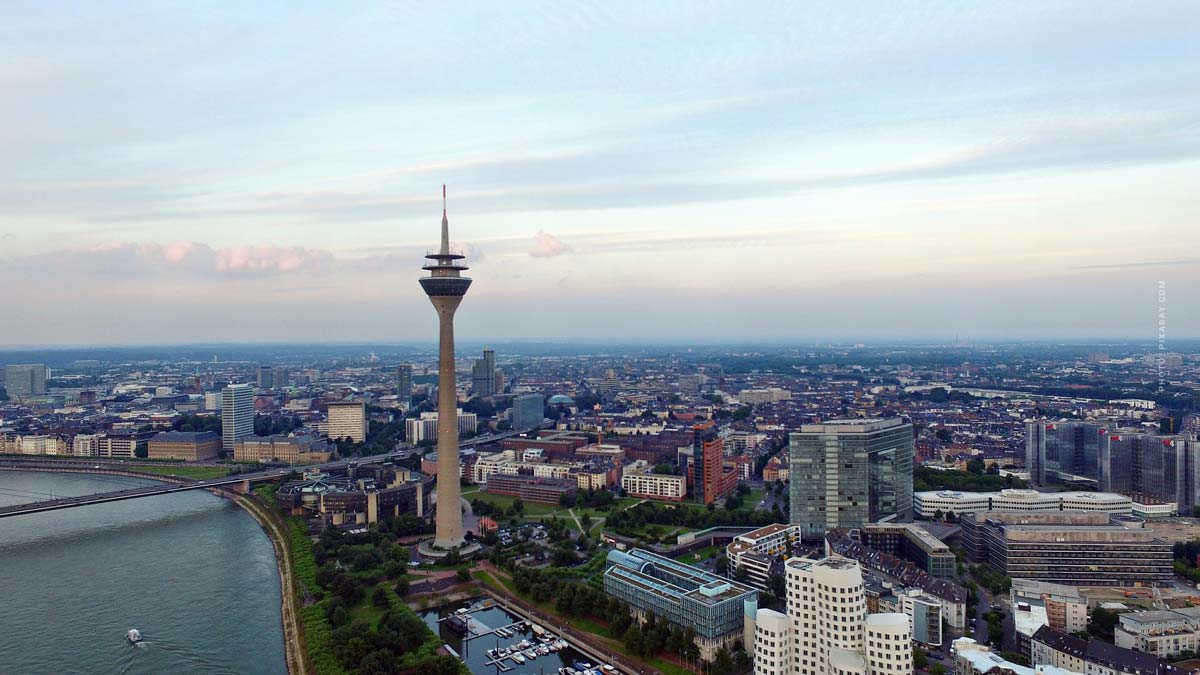 Comprar un chalet en Düsseldorf: Inmueble de primera clase - costes, procedimiento, fuera de mercado & co.