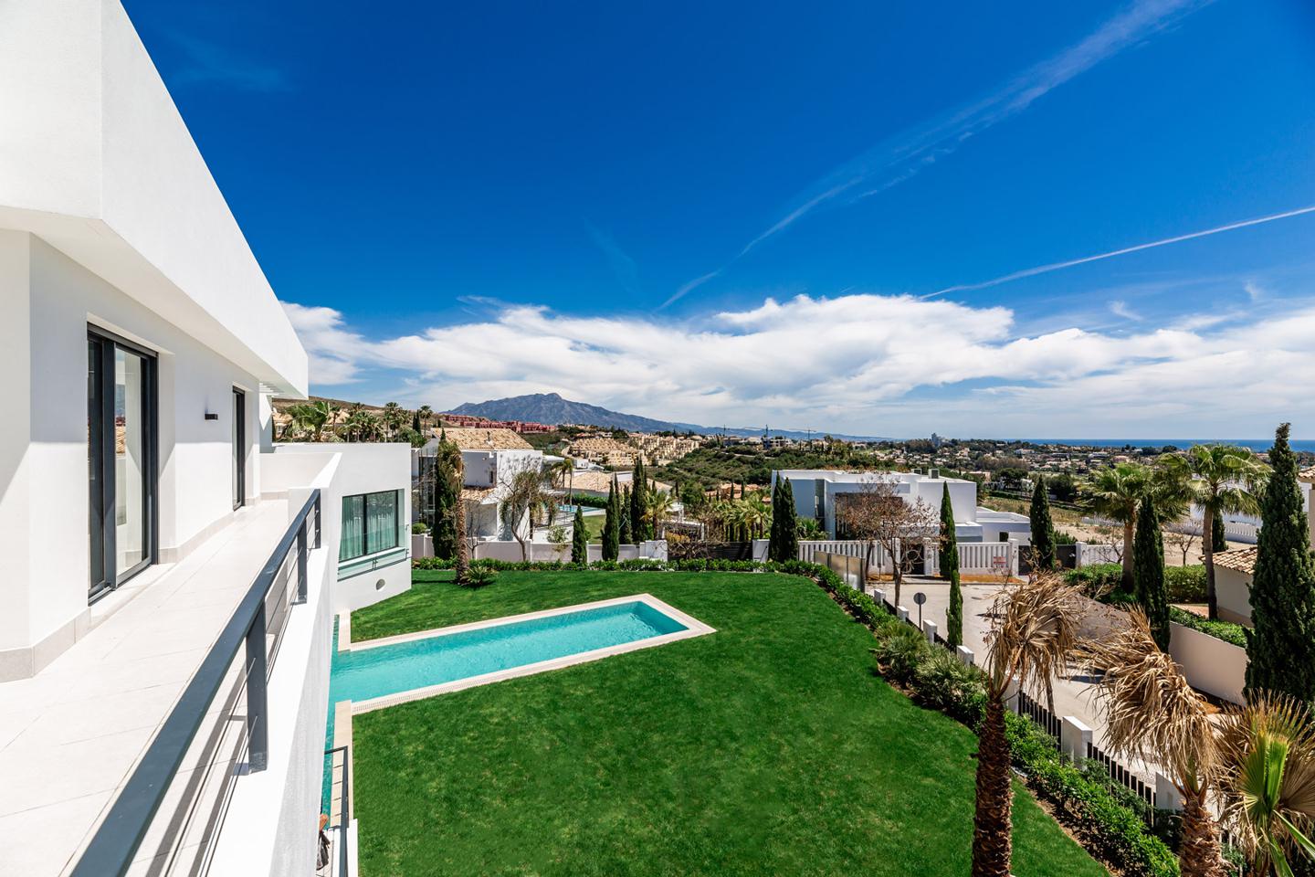 Comprar Villa Marbella: ¡¿Dónde comprar?! Consejos para el comprador, vecindario de la villa + tour de agentes inmobiliarios
