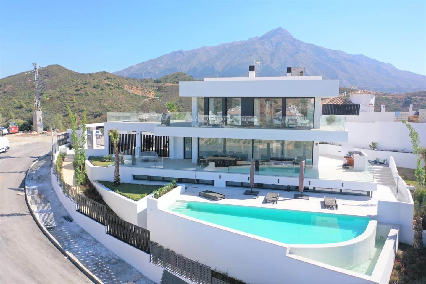Villa con piscina en Marbella